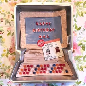 COMPUTER CAKE PAN by Wilton